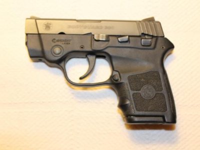 Smith & Wesson Bodyguard 380 with Holster & Pouch