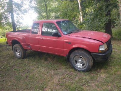 98 Ford Ranger no title no reverse, runs good 4x4 good 