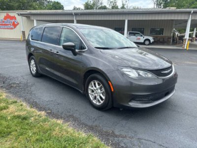 2022 Chrysler Voyager Van