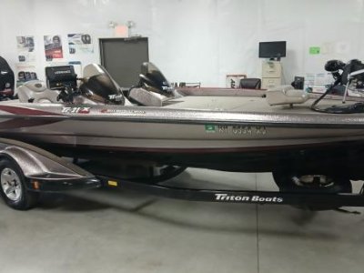 SOLD!  2004 Triton TR21X/Mercury 225 Optimax