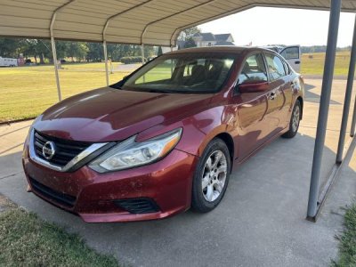 2017 Nissan Altima 116,000 miles!